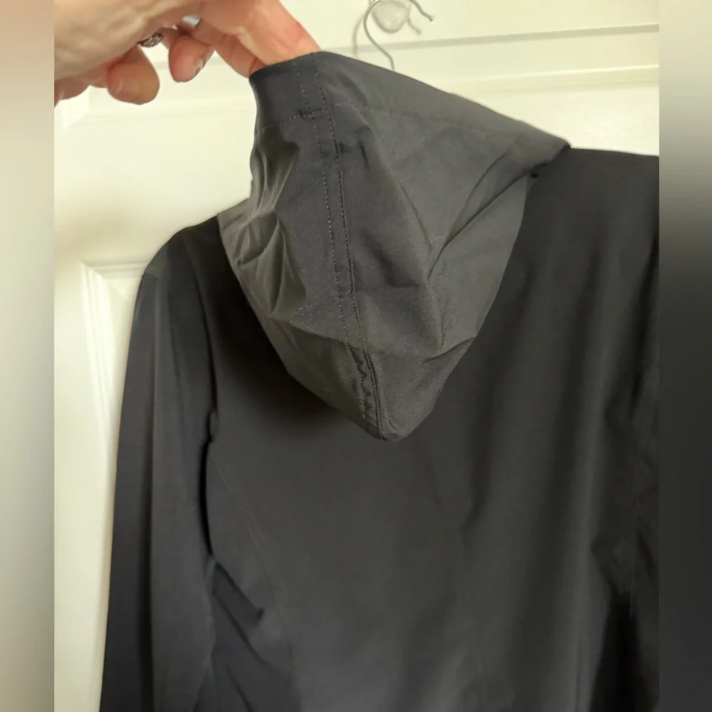 Chico’s Zenergy Black Stretch Zip Athletic Jacket Lightweight Travel size 0 (xs) - Picture 7 of 11